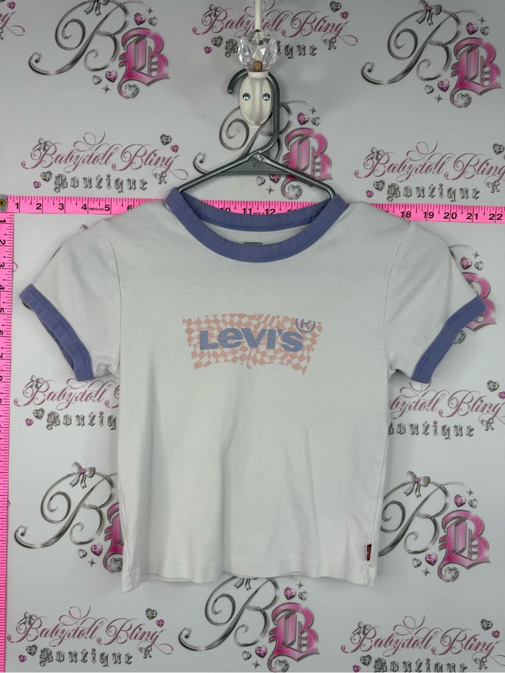 Levi's shirt cropped stretchy shirt White T‑Shirt with Lavender Trim